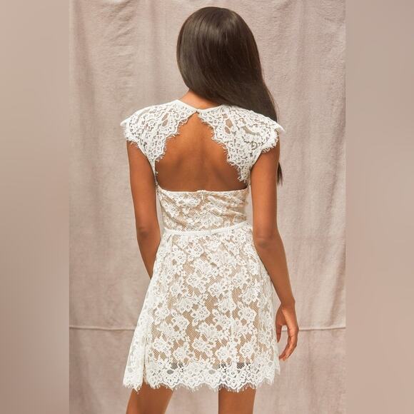 LULUS Absolutely In Love White Lace Short Sleeve Skater Dress Size Medium - Picture 9 of 10